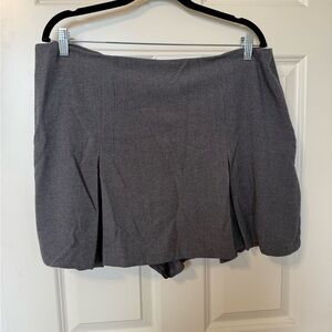 Abercrombie & Fitch Gray Pleated Mini Skort